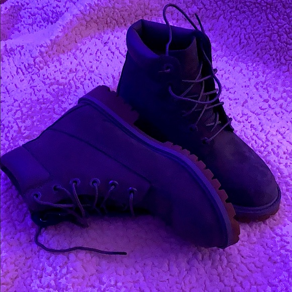 Timberlands - Picture 2 of 4